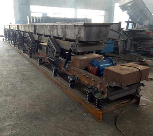 振動(dòng)輸送機(jī) 振動(dòng)輸送機(jī)