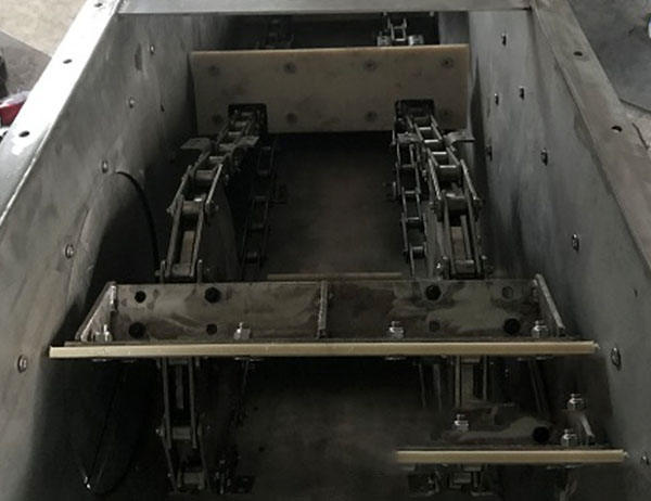 刮板材質(zhì)和撥鏈器是刮板輸送機(jī)的易損件嗎！