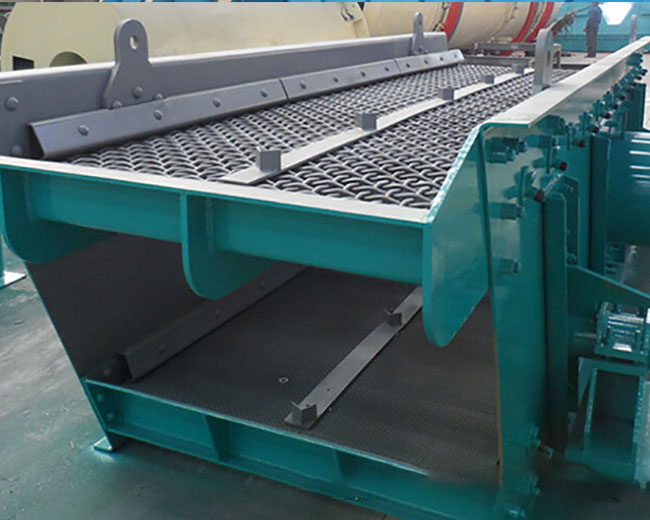 粉碎鋼渣篩分級(jí)選用什么篩機(jī)合適，價(jià)格什么合適？