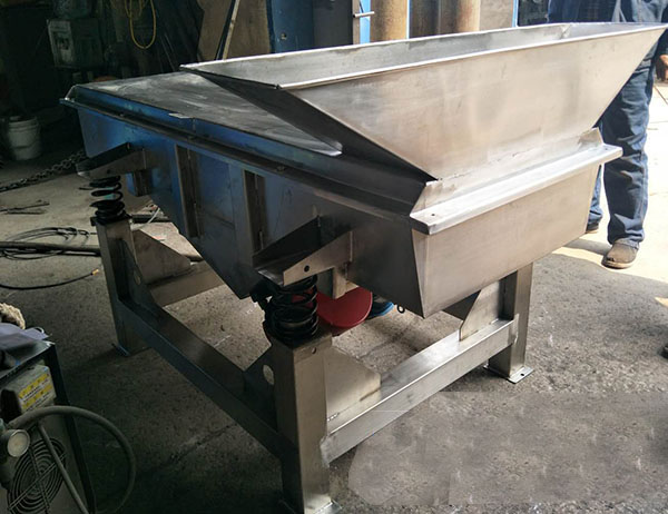 化工振動篩生產(chǎn)廠家哪家好？設(shè)備多少錢？