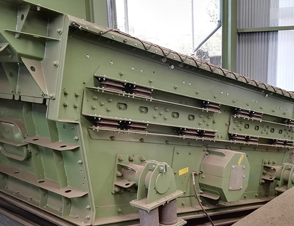 迭巖石粉碎顆?？ňW(wǎng)堵網(wǎng)現(xiàn)象解決顆粒沸騰振動(dòng)篩