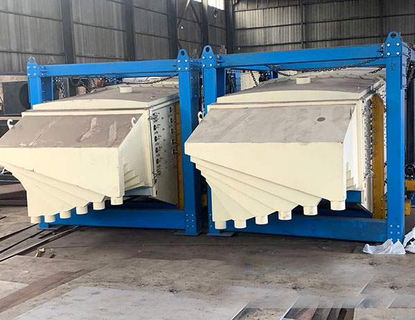 沈陽砂石粉方形搖擺篩廠家，現(xiàn)貨供應(yīng)，隨時(shí)提貨