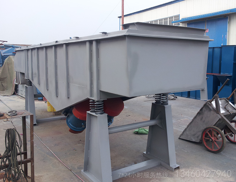 雞精篩分機(jī)我們常選擇方形或者圓盤篩