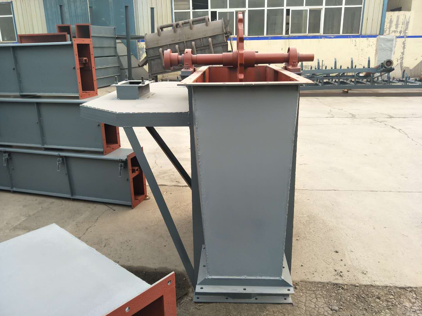 機(jī)制砂、石粉鏈、碎石子專用鏈?zhǔn)酱怪碧嵘龣C(jī)