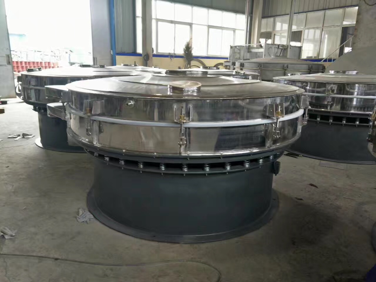 重鈣粉、滑石粉不銹鋼篩分目篩使用超聲波旋振篩