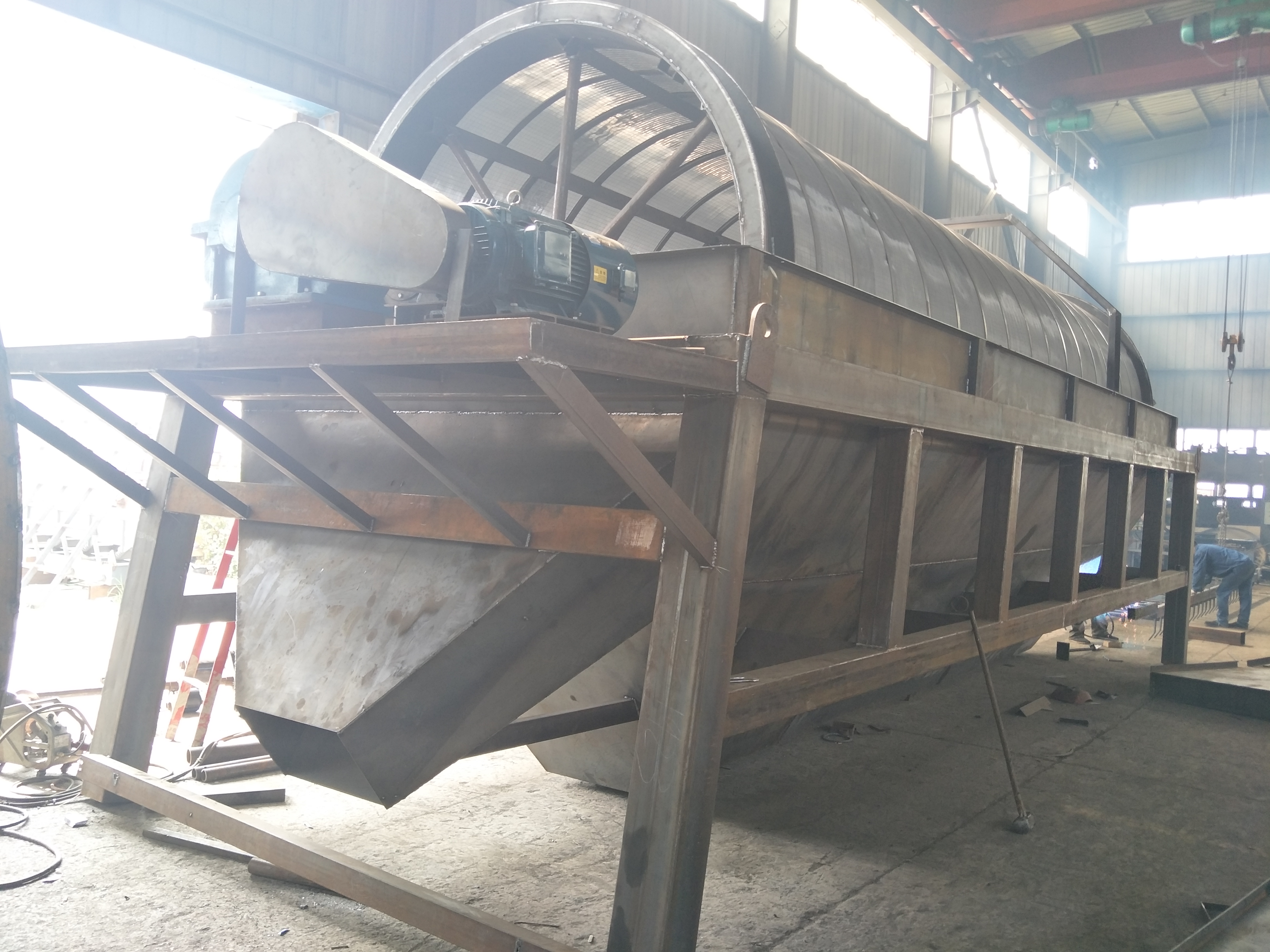 煤矸石圓筒式無(wú)軸除雜機(jī)介紹