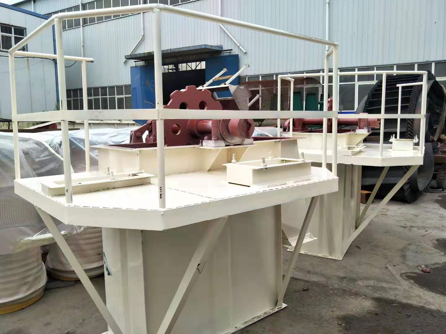 石英砂鏈條自動上料機(jī)選擇NE重型板鏈提升機(jī)效果好